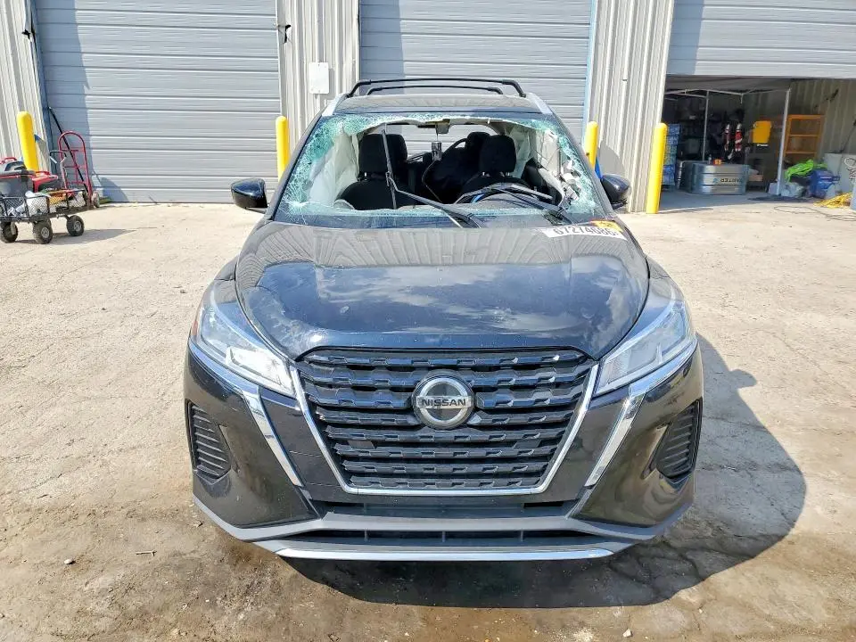2021 NISSAN KICKS SV  