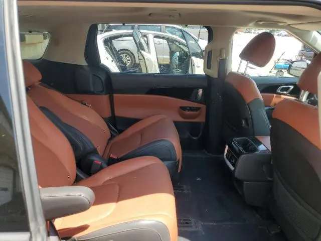 2023 KIA CARNIVAL SX  