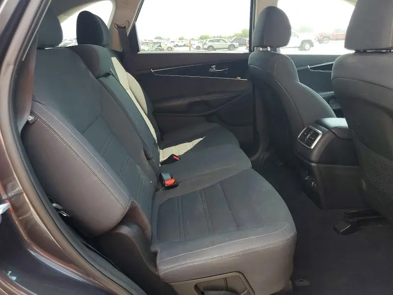2019 KIA SORENTO LX V6  