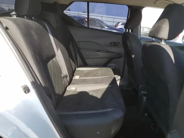 2019 NISSAN KICKS S  