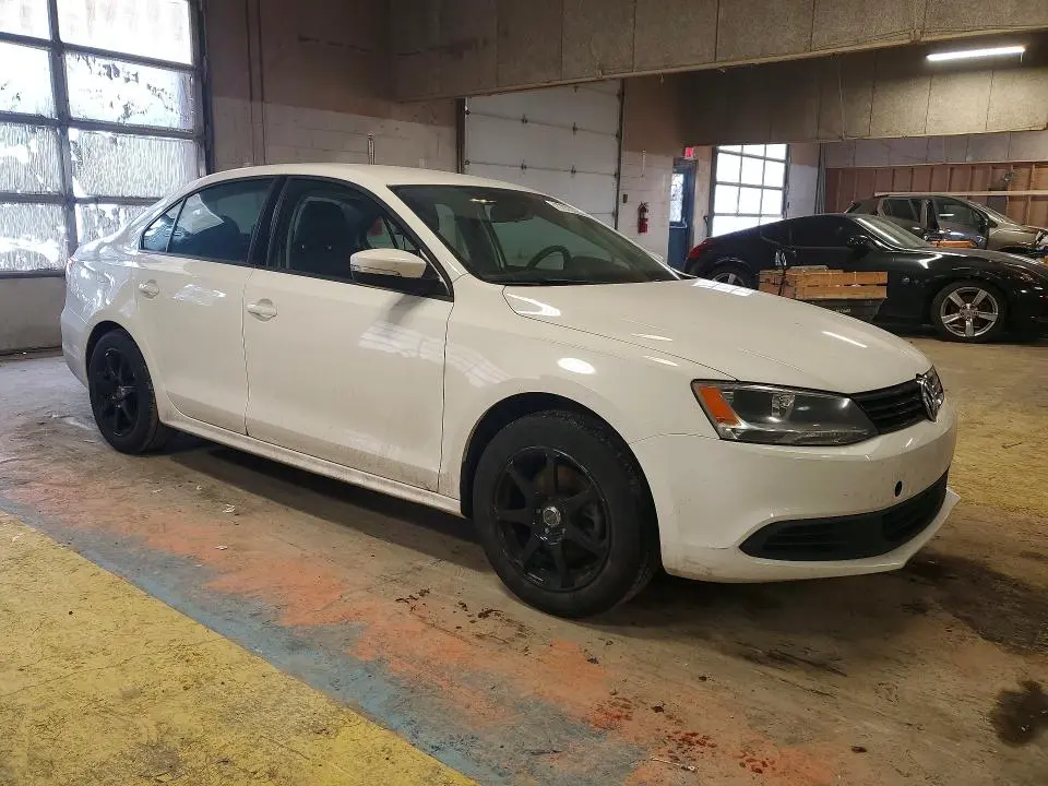 2014 VOLKSWAGEN JETTA SE  