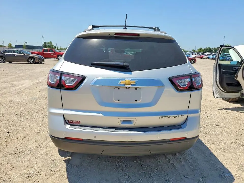 2014 CHEVROLET TRAVERSE LT  