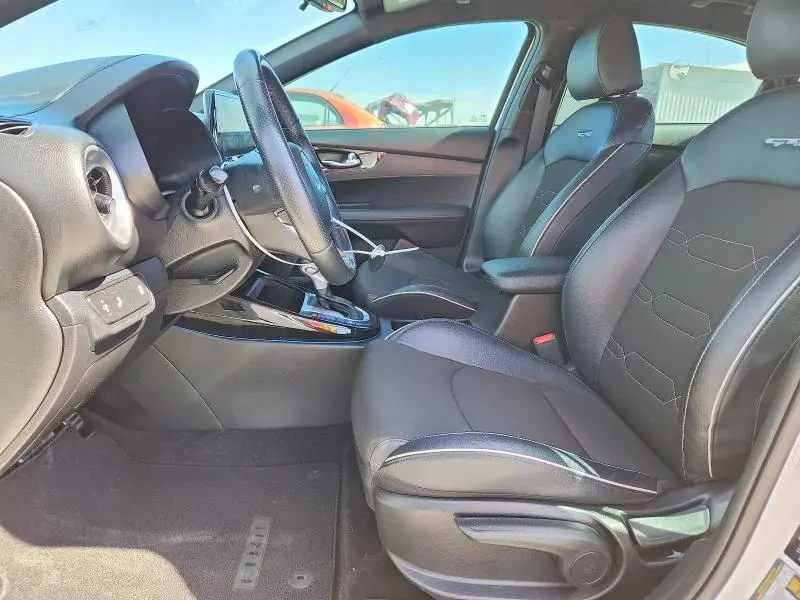 2023 KIA FORTE GT LINE  