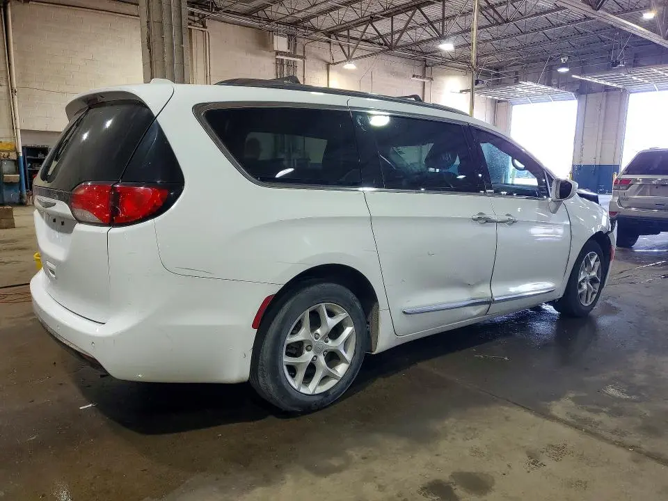 2017 CHRYSLER PACIFICA TOURING L PLUS  