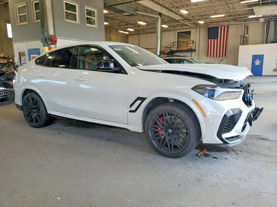 2022 BMW X6 M  