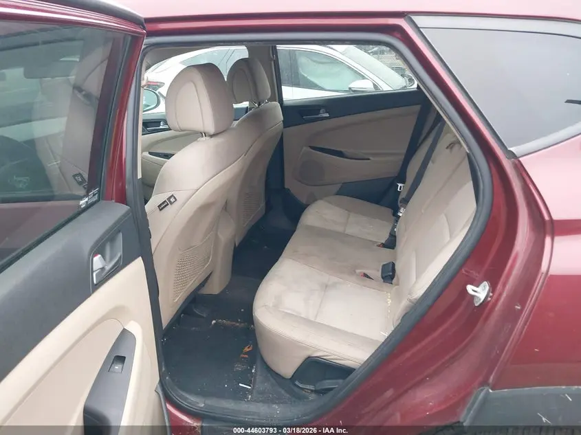 2017 HYUNDAI TUCSON SE