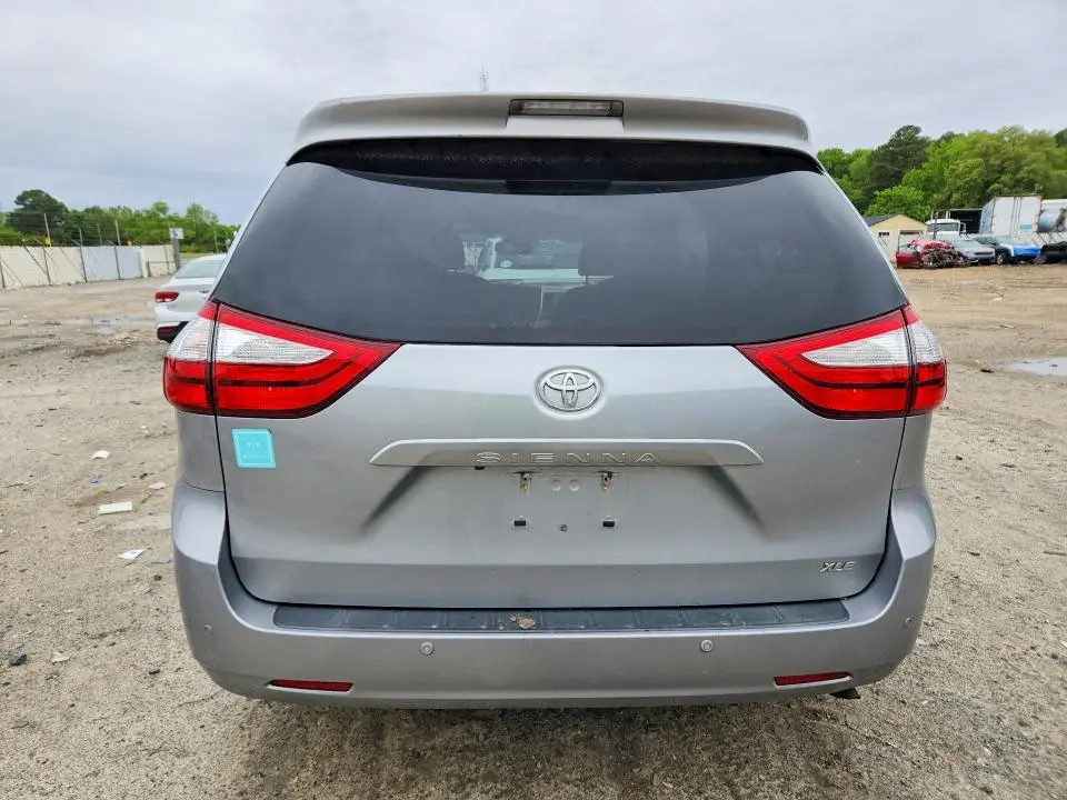 2016 TOYOTA SIENNA XLE 8-PASSENGER  