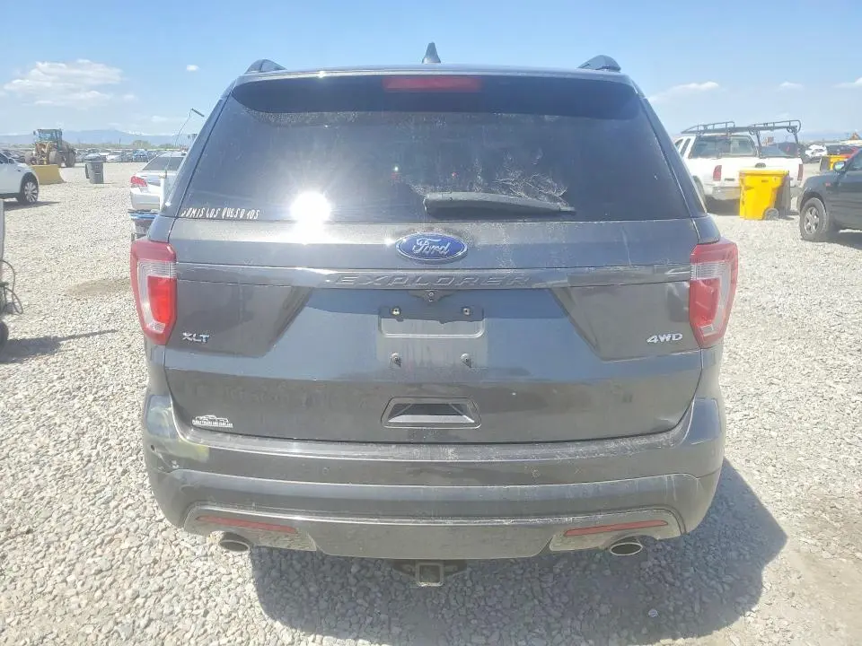 2017 FORD EXPLORER XLT  