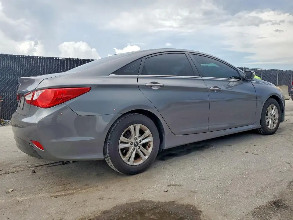 2014 HYUNDAI SONATA GLS  