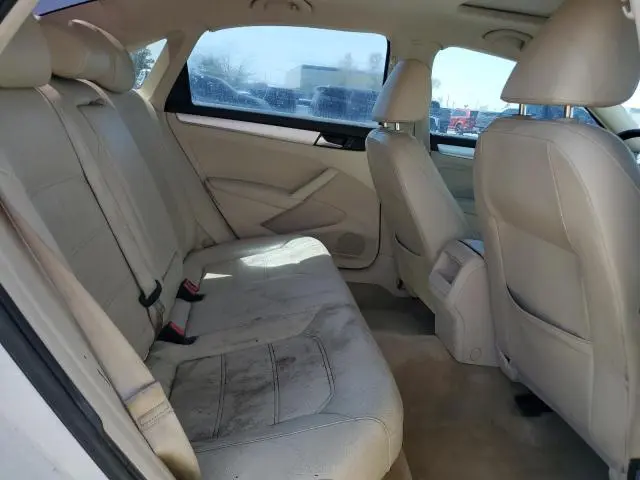 2012 VOLKSWAGEN PASSAT SE  