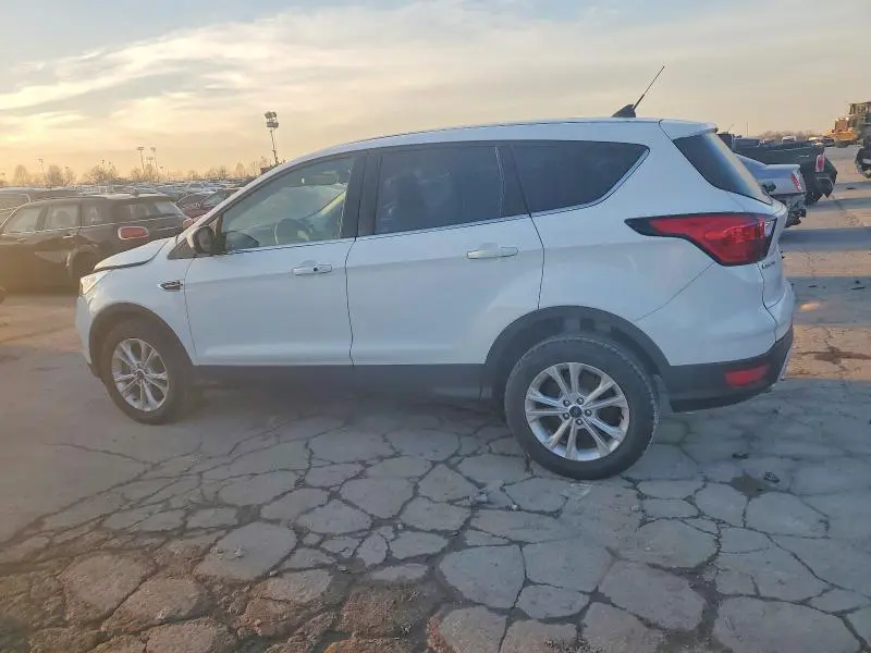2019 FORD ESCAPE SE  