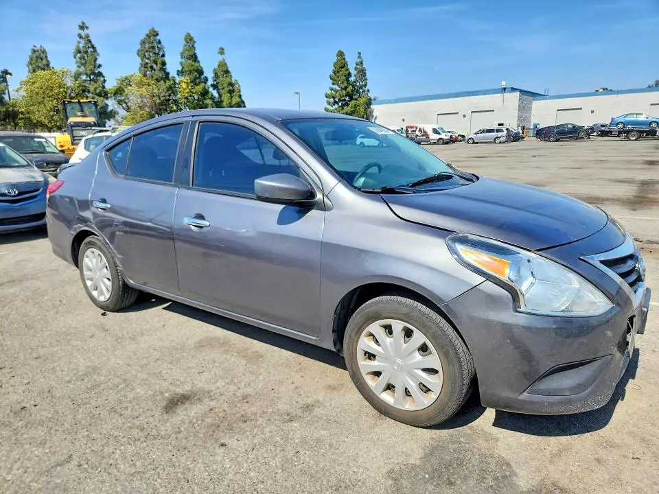 2019 NISSAN VERSA SV  