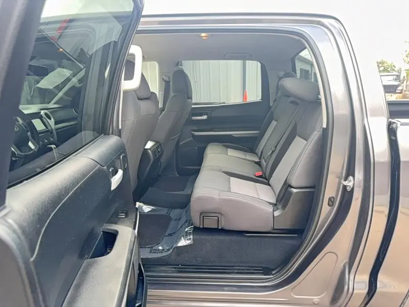 2015 TOYOTA TUNDRA CREWMAX SR5  