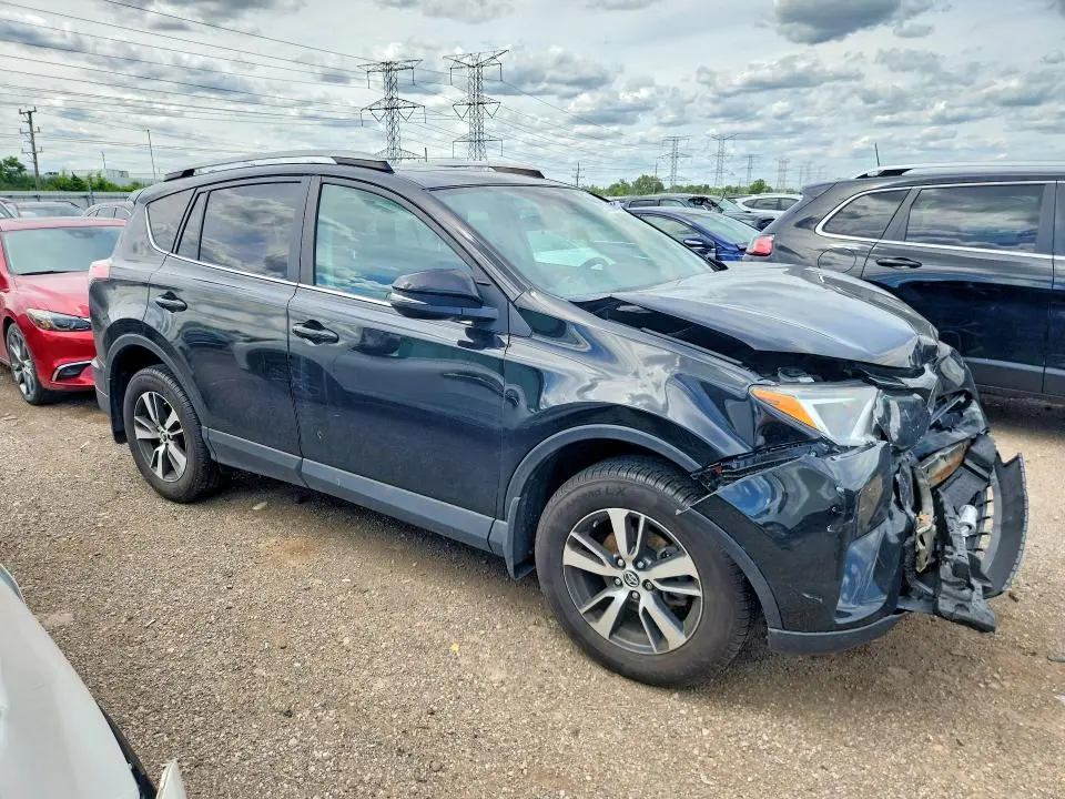 2017 TOYOTA RAV4 XLE  
