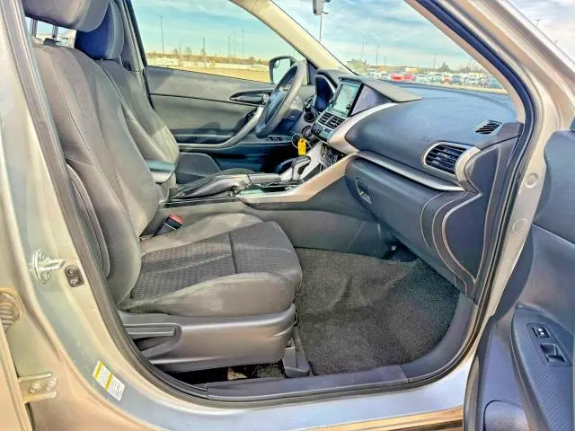 2019 MITSUBISHI ECLIPSE CROSS ES  