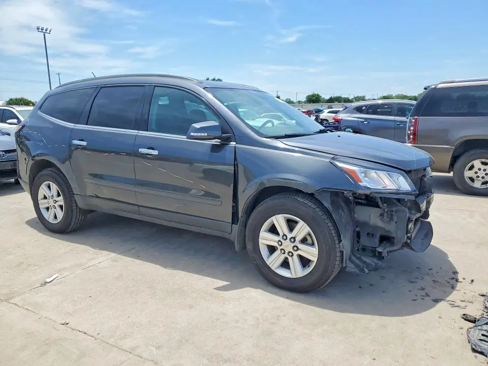 2014 CHEVROLET TRAVERSE LT  