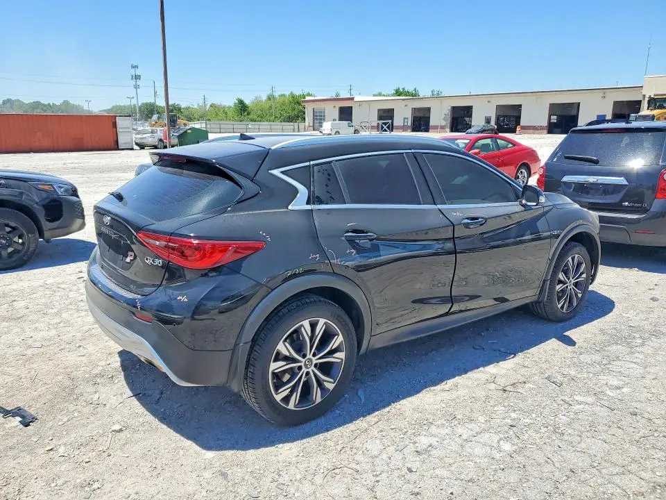 2017 INFINITI QX30 PREMIUM  