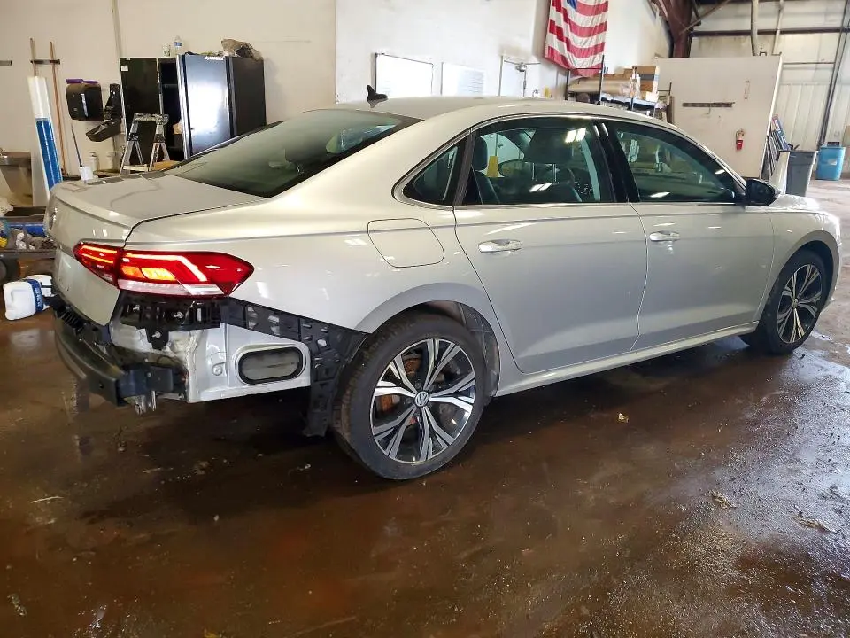 2021 VOLKSWAGEN PASSAT SE  