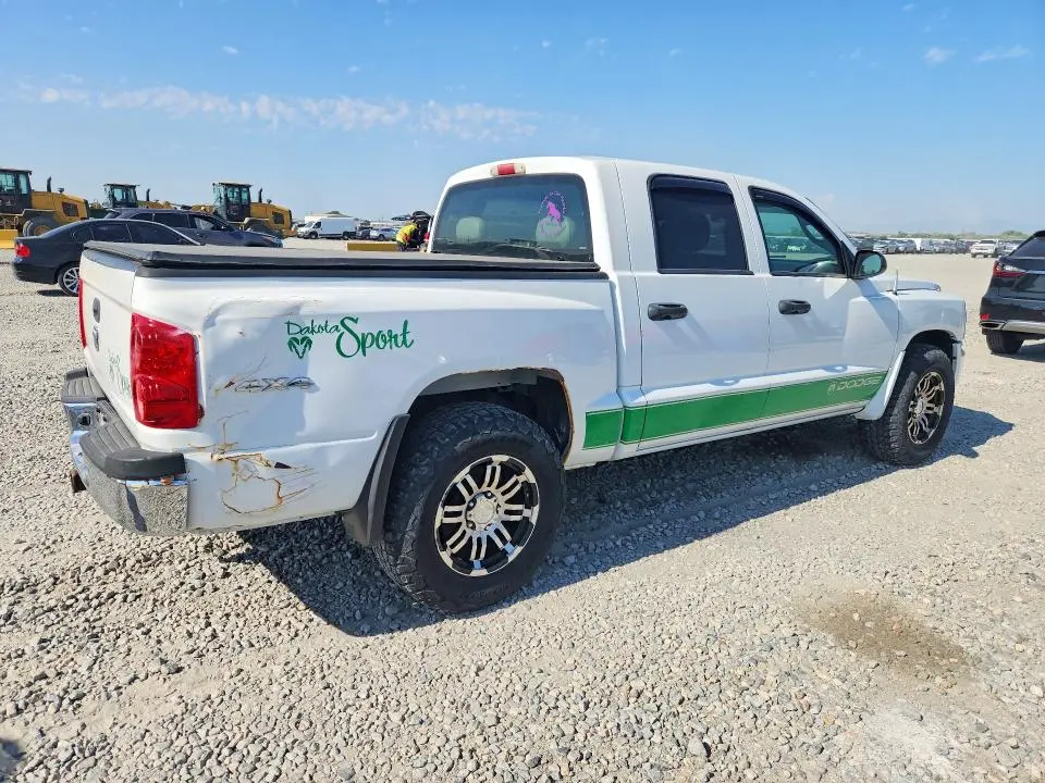 2010 DODGE DAKOTA SXT  
