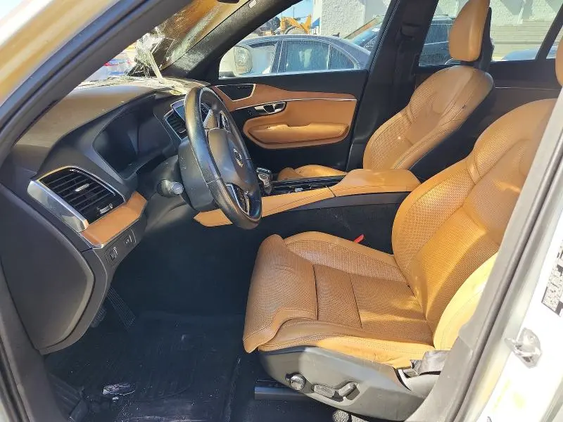2018 VOLVO XC90 T6  