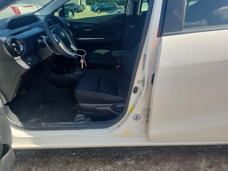 2016 TOYOTA PRIUS C TWO  