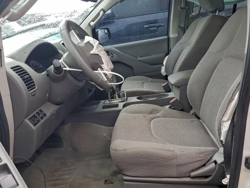 2015 NISSAN FRONTIER SV  