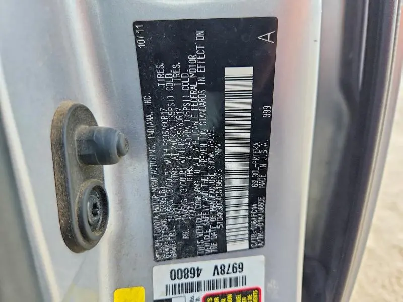 2012 TOYOTA SIENNA LE  