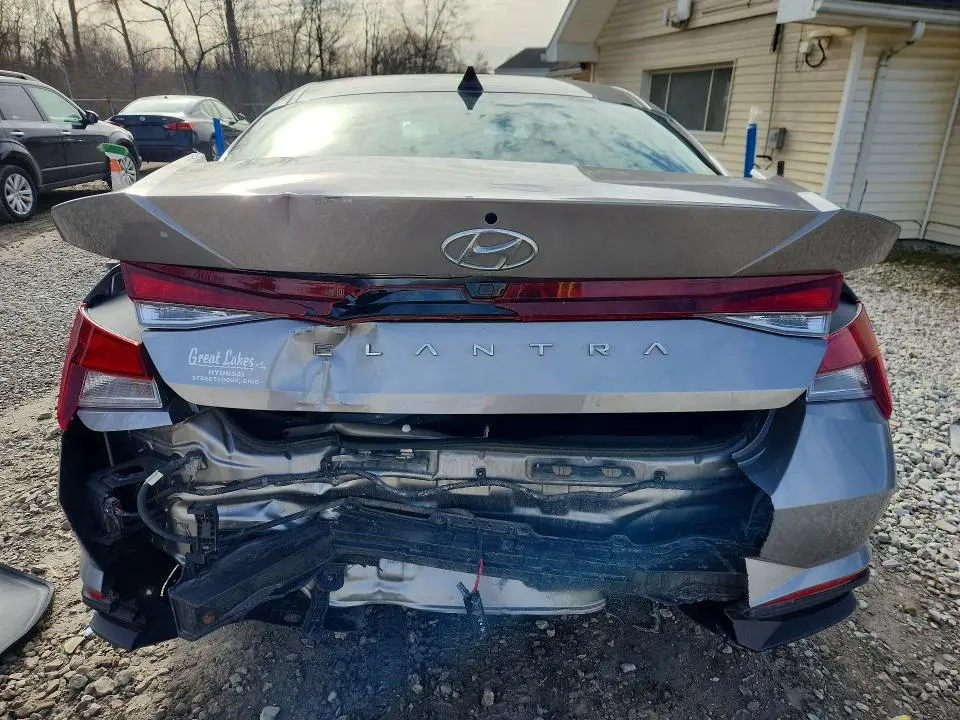 2023 HYUNDAI ELANTRA SEL  