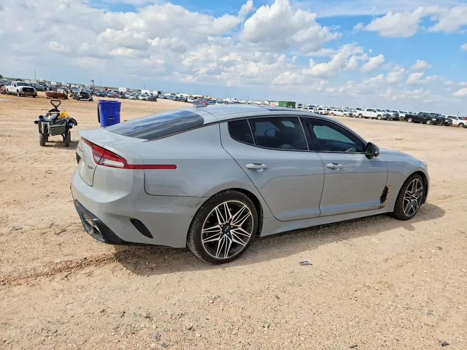 2022 KIA STINGER GT2  