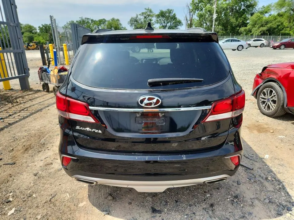 2018 HYUNDAI SANTA FE SE  