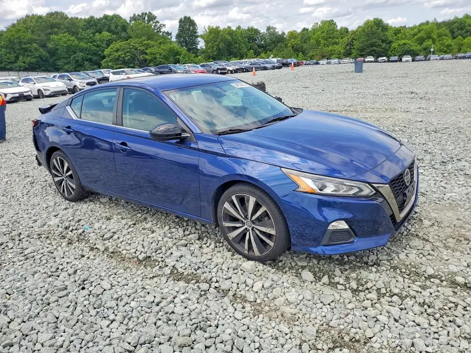 2019 NISSAN ALTIMA SR  