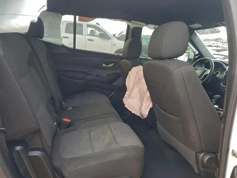 2023 CHEVROLET TRAVERSE LT  