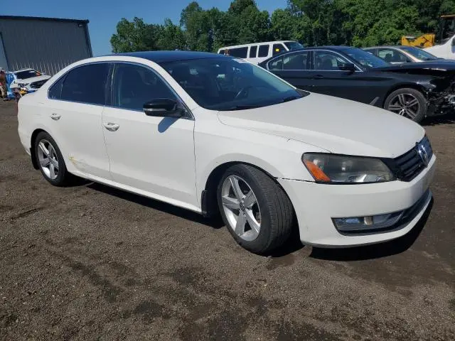 2015 VOLKSWAGEN PASSAT SE  