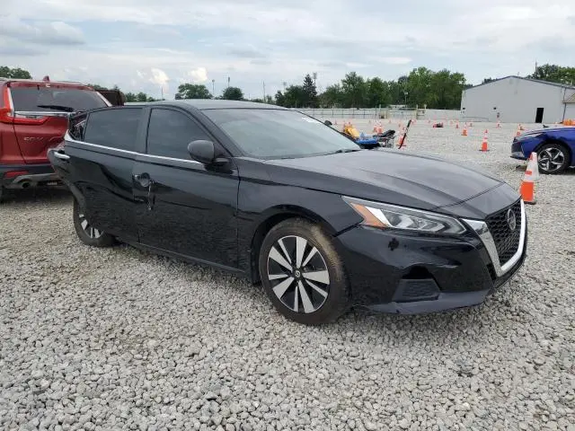 2022 NISSAN ALTIMA SV  