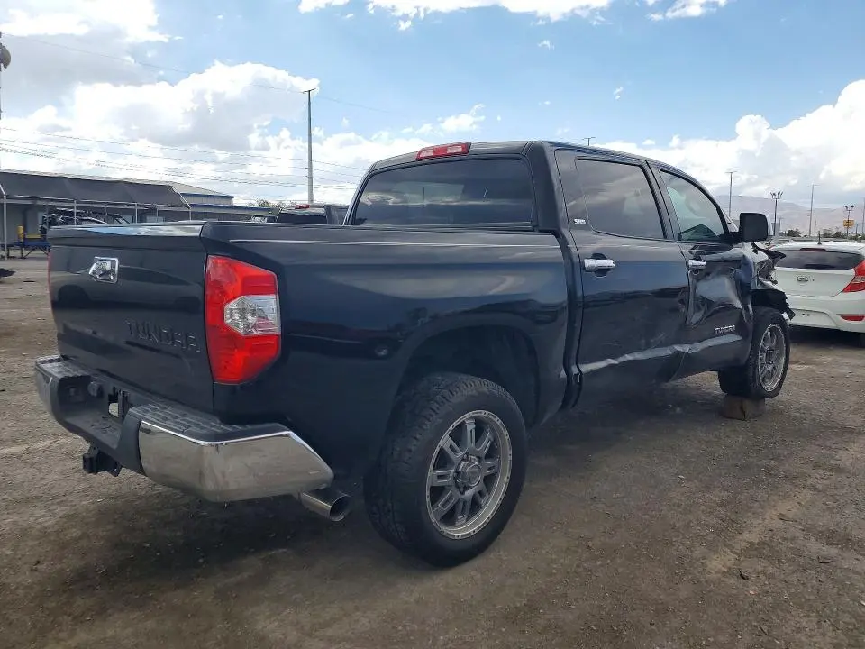 2016 TOYOTA TUNDRA CREWMAX SR5  