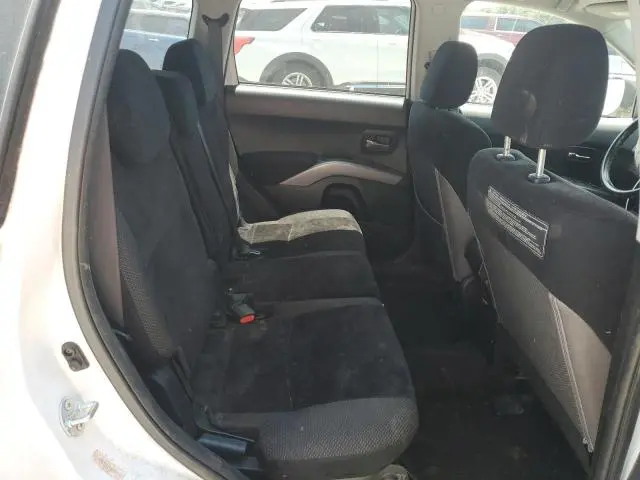 2010 MITSUBISHI OUTLANDER ES  