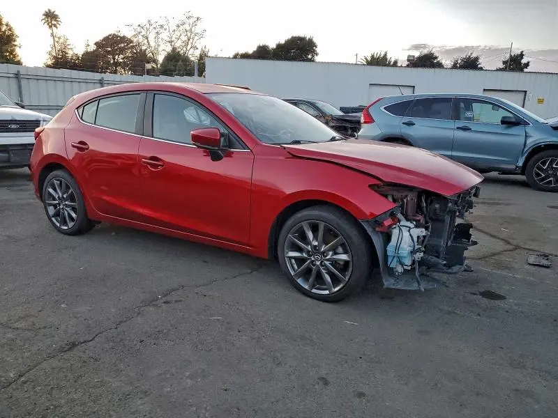 2018 MAZDA 3 TOURING  