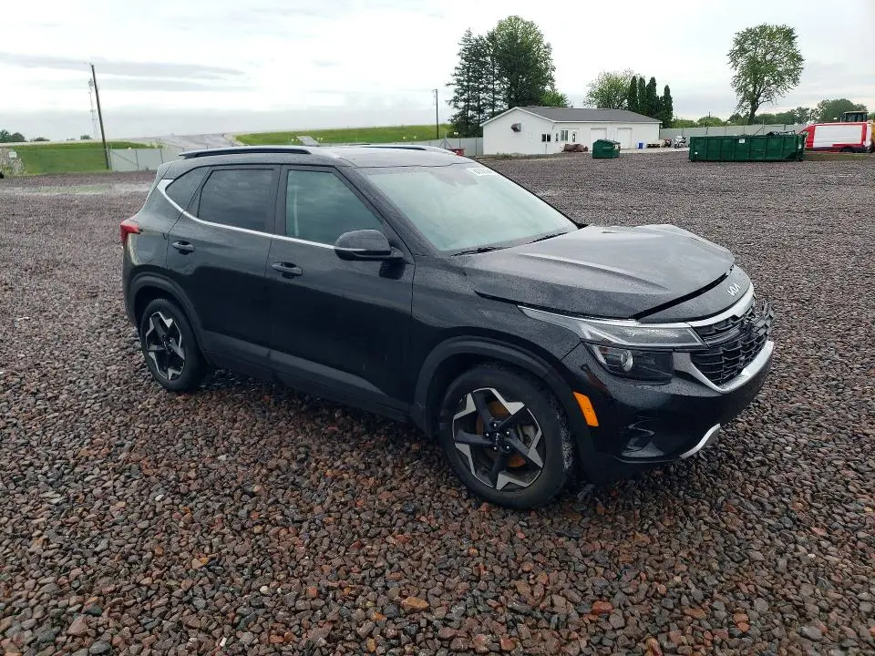 2024 KIA SELTOS EX  