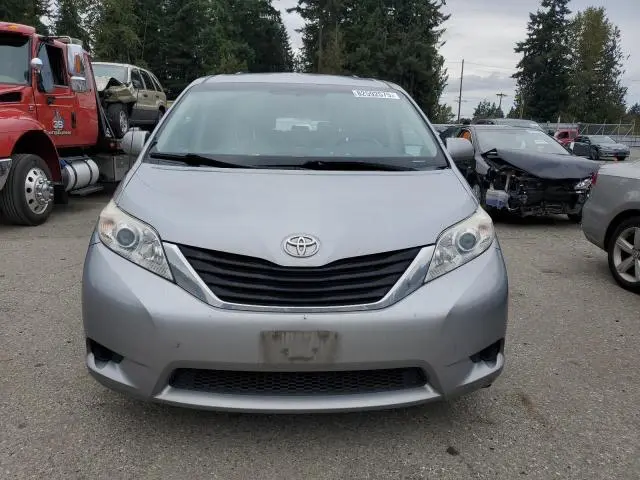 2012 TOYOTA SIENNA LE  