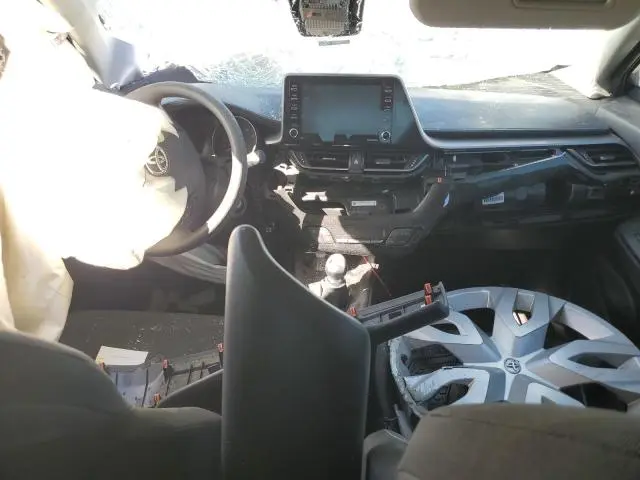 2021 TOYOTA C-HR XLE  