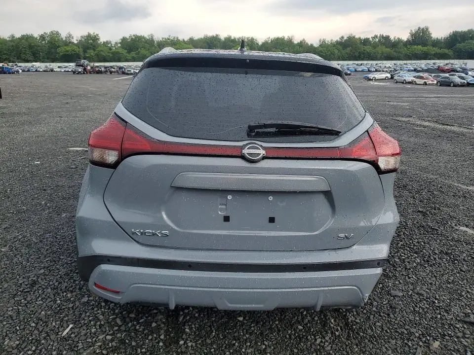 2022 NISSAN KICKS SV  