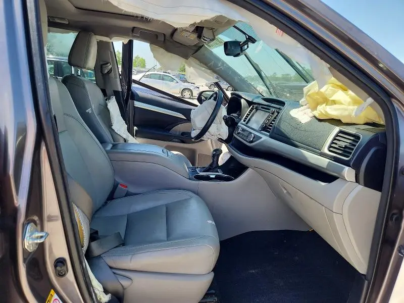 2015 TOYOTA HIGHLANDER XLE  