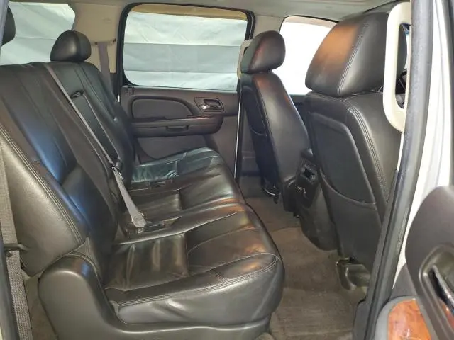 2010 CHEVROLET SUBURBAN