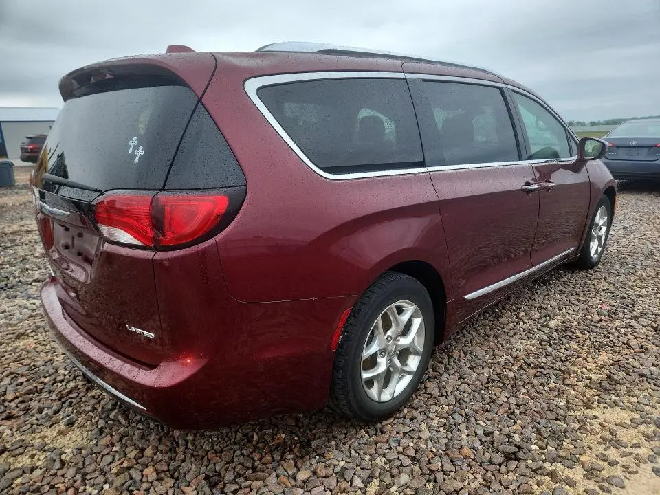 2018 CHRYSLER PACIFICA LIMITED  