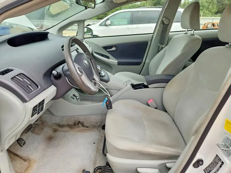 2010 TOYOTA PRIUS III  