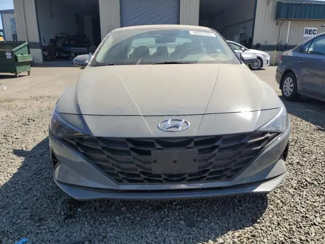2022 HYUNDAI ELANTRA SE  