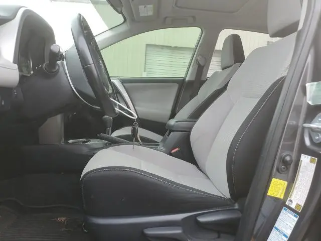 2017 TOYOTA RAV4 XLE  