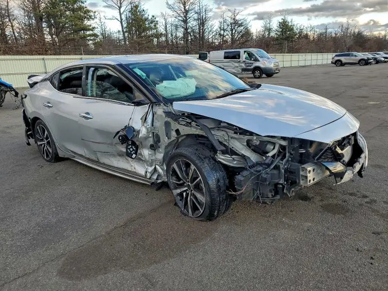 2022 NISSAN MAXIMA SV  