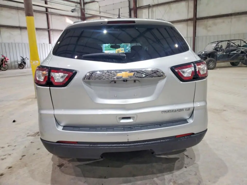 2014 CHEVROLET TRAVERSE LS  