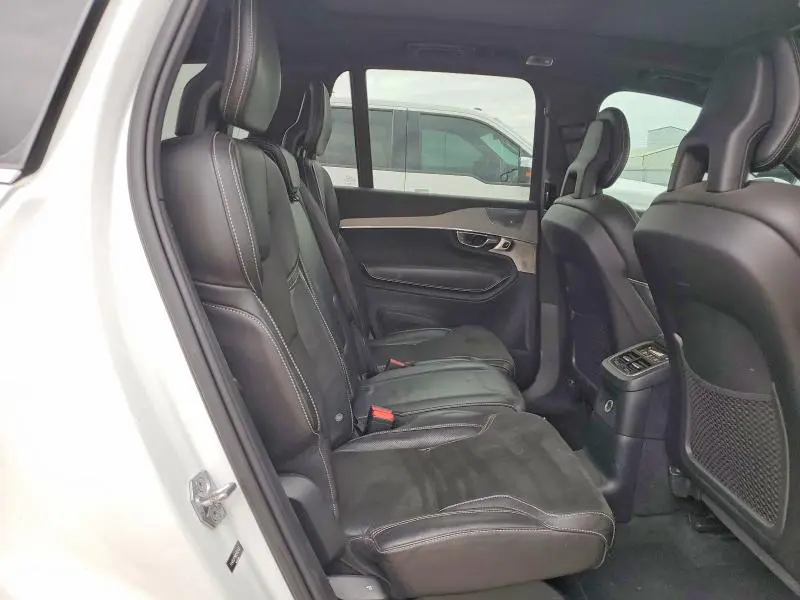 2017 VOLVO XC90 T8  